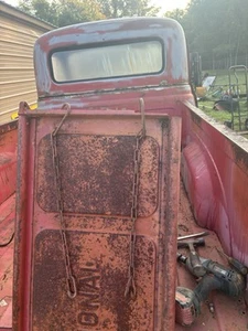Vintage 1953 International Pickup Truck Bed Tailgate Chains - Picture 1 of 6
