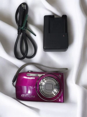 [EXC+5] CASIO EX-Z2300 GD Digital Camera EXILIM Purple 14.1 MP Optical Zoom 5x - Image 1 of 4