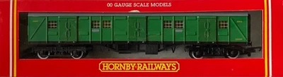 Hornby R178 SR Bogie Luggage Van Malachite Green #2300 : BNMIB : 00 Gauge - Image 1 of 4