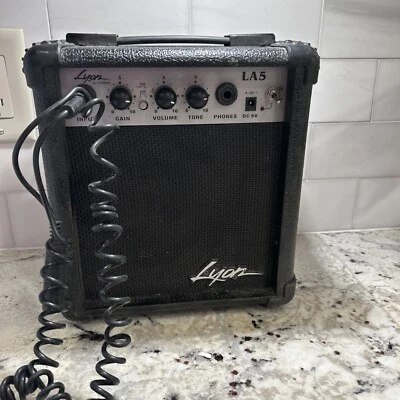 AMPLIFICADOR 5 VATIOS SERIE LYON WASHBURN Sin probar Foto 1 de 4