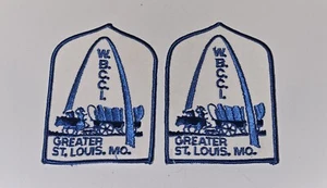 Menge 2 Vintage Wally Byam Wohnwagen Wohnwagen Club St Louis Patch unbenutzt - Bild 1 von 2