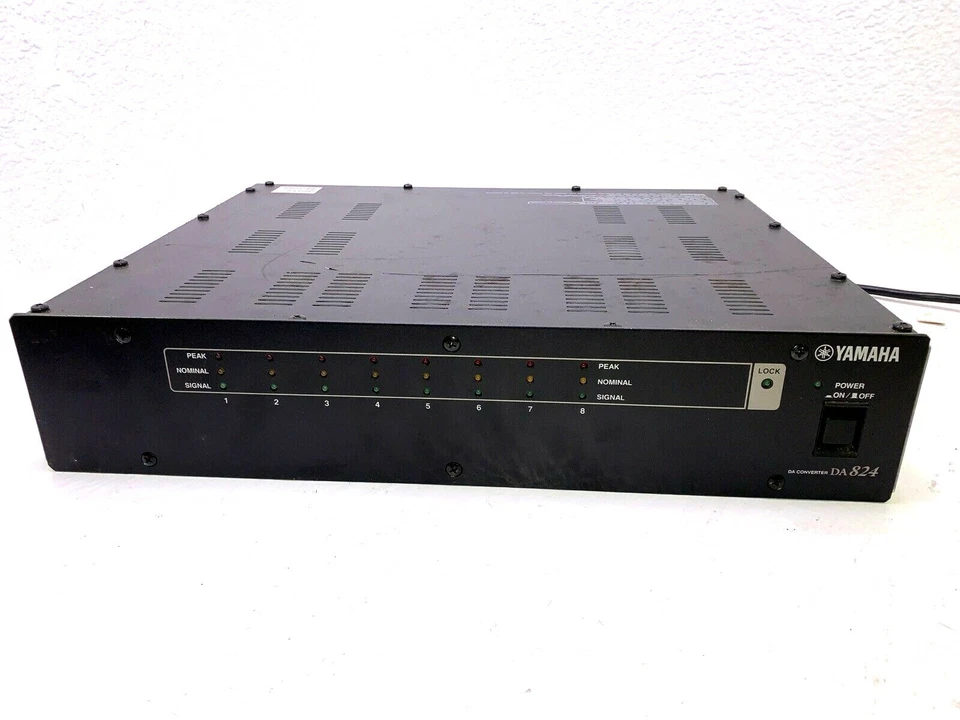 Yamaha DA 824 DA Converter, 8 Channel - Image 1 of 4