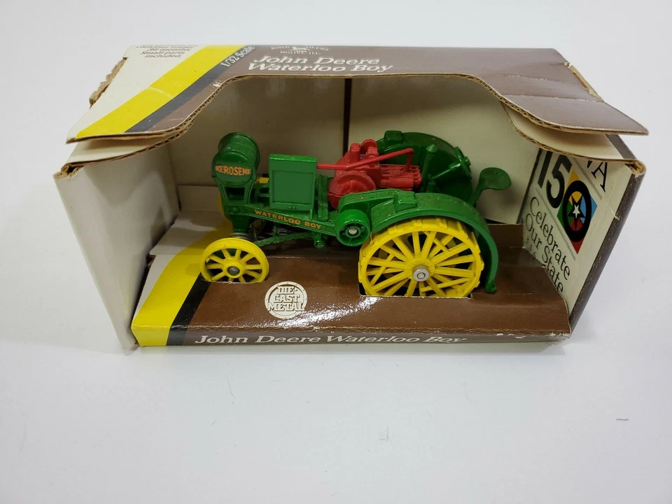 Vintage 1993 John Deere Waterloo Boy Tractor 1/32 Scale Diecast 5744 Ertl Green