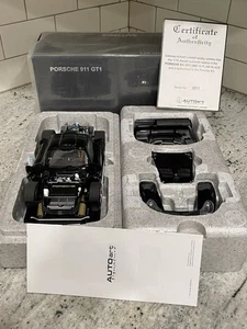 1:18 RARE AUTOART SIGNATURE PORSCHE 911 GT1 PLAIN BODY BLACK SOLD OUT - Picture 1 of 5