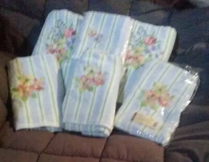 Longaberger Gemischter Blumenstrauß Bestickt Handtuch Set 10 Stück Set Neu - Bild 1 von 11