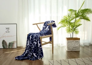 Supersoft Woodlands Animals Design Throw in Navy Blue & White 150cm x 200cm - Picture 1 of 3