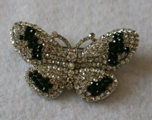 Absolute Beautiful Butterfly Silver Tone with Crystals & Emerald Stones Brooch - Picture 1 of 2