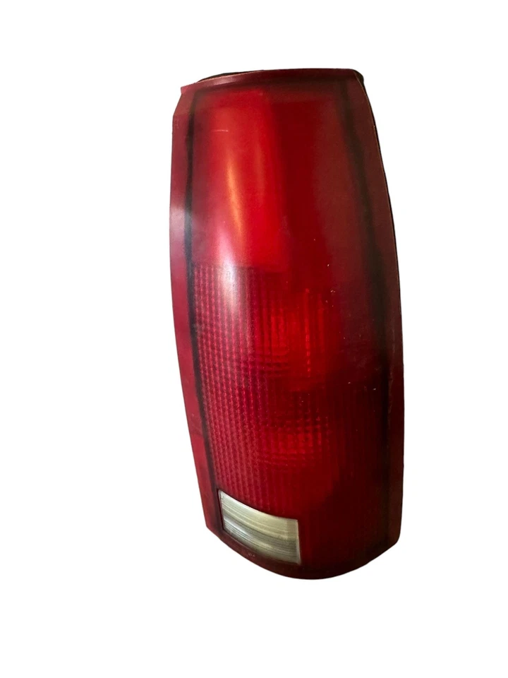 93 94 95 96 97 98 99 GMC PICKUP 1500 Tail Light Lamp Assembly Right Passenger - Image 1 of 4