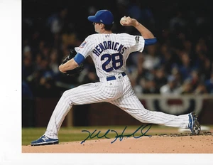 BOLA CURVA FIRMADA CHICAGO CUBS KYLE HENDRICKS 8X10 - Imagen 1 de 1