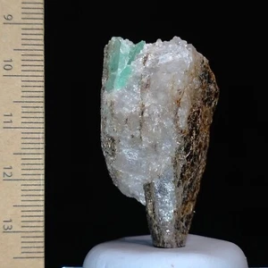 Beryl Emerald rough crystals in Biotite Mica Schist mineral specimen 81.5ct - Picture 1 of 7