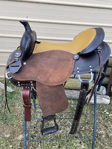 16" Brisbane Australian/Western crossover saddle w/Western fenders, rigging - Picture 1 of 11