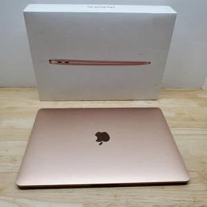 Apple MacBook Air 13.3" M1 7C GPU 3.2GHz 8GB RAM 256GB A2337 ROTTO NON FUNZIONANTE - Foto 1 di 16