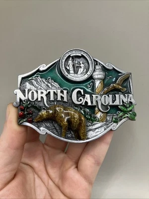 Hebilla de cinturón esmaltada vintage Siskiyou Carolina del Norte L55 con sello estatal EE. UU. Foto 1 de 4