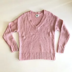 Suéter ROSA Victoria Secret Cuello en V Tejido con Cable LS Rosa Talla S - Imagen 1 de 7
