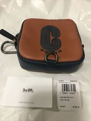 NUEVO CON ETIQUETAS COACH 91257 Bolsa Híbrida Cuadrada Dogleash Clip Logo Parche Sangre de Buey Egeo Foto 1 de 4