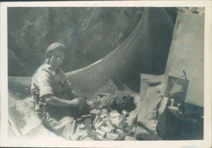 1940s British Army Egypt Paras Gunman opening tins for evening meal 3.75*2.5" - Picture 1 of 2
