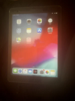 Apple iPad Air 1st Gen. 16GB, Wi-Fi + Cellular (Unlocked), 9.7in - Silver - Image 1 of 3
