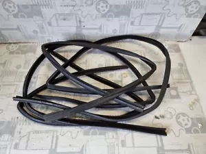 Mercedes W201 190e 190d 16v 1x innen Dichtung Fensterschachtleisten - Bild 1 von 2