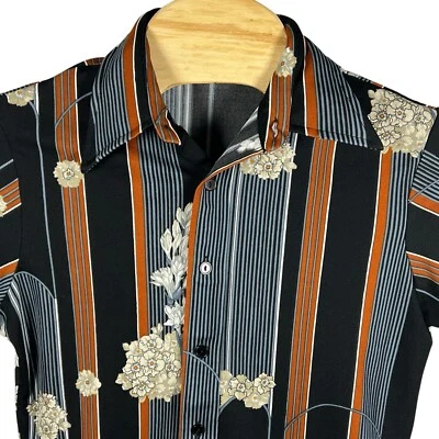 Van Heusen Vanknit Slender Men Medium Polyester Button Up Short Sleeve Shirt - Image 1 of 4