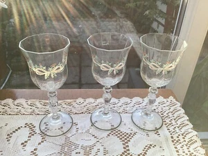 Eternal Beau Wine Glasses Johnson Bros. With Green Rim - Picture 1 of 3