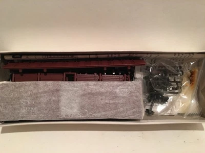 HO Red Caboose New York Central 40’ AAR Boxcar Unassembled Kit NYC #157380 - Image 1 of 4