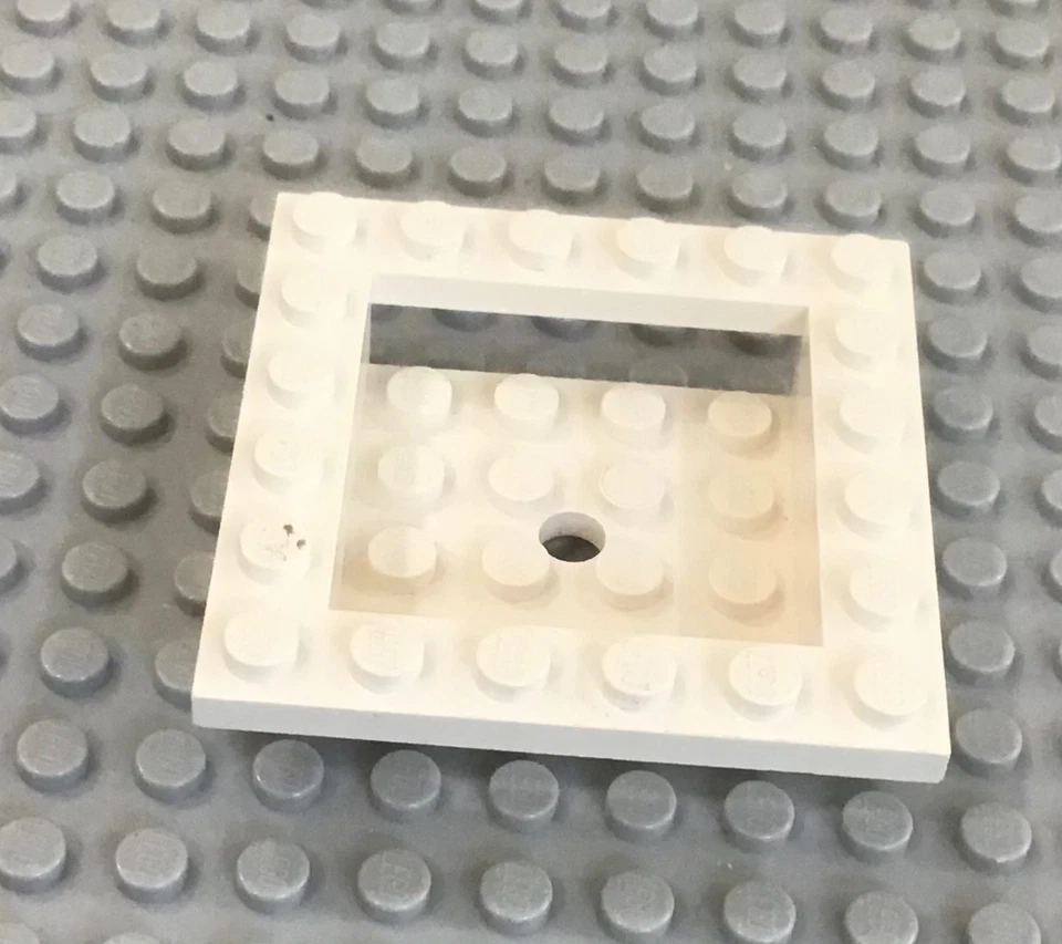 LEGO Blanco Cabina 6 x 6 x 1 1/3 Base Cabina, Parte 4597, 7166 7239 6933 7264 8708 Foto 1 de 1