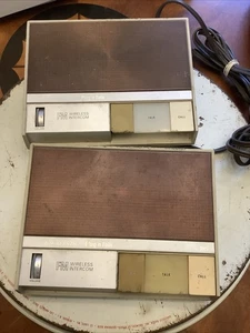 VINTAGE RADIO SHACK REALISTIC PLUG N TALK 2 STATION FM WIRELESS INTERCOM 43-212A - Picture 1 of 4