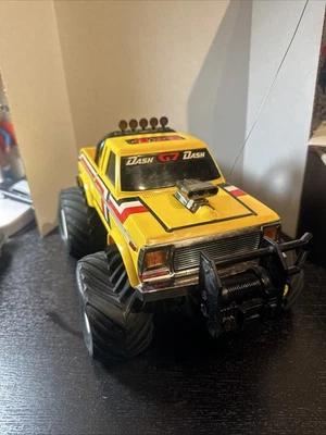 Radio Shack RC Monster Truck 4x4 Off Roader V8 Dash G7  Vintage Remote Control - Image 1 of 4