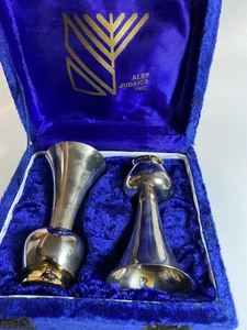 Alef Judaica Silver & Brass Cone Shaped Candle Sticks 4" Set of 2 in Velvet Box - Picture 1 of 7