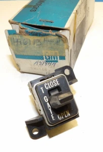 1971-72 GM Pontiac Wagon Rear Tailgate Window Switch NOS GM 481944 - Picture 1 of 2