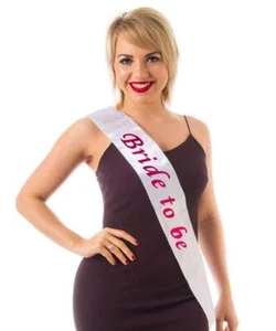 HEN PARTY DELUXE "BRIDE TO BE" WHITE SASH WITH DIAMANTES HEN NIGHT ACCESSORY - Picture 1 of 1