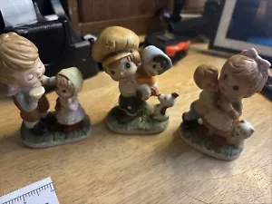 Lot 3 Vintage Porcelain Figurines, Mom Son Cat, Dad Daughter Dog, Dad Daughter - Picture 1 of 8
