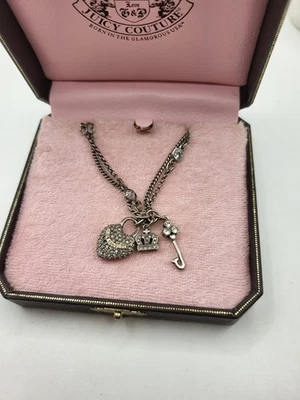 JUICY COUTURE Double Crystal Silvertone Chain Heart Key Crown Charm Original Box - Image 1 of 4