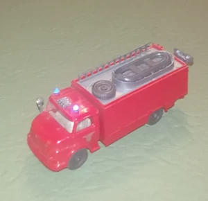 Wiking Mercedes L1113. Camión de bomberos Metzingen modelo 1:87 H0 - Imagen 1 de 3