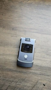 Motorola RAZR V3m - Gray ( Verizon ) Cellular Flip Phone - Very Rare Version - Picture 1 of 3