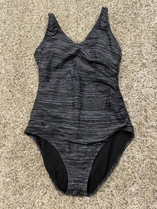 Traje de baño Melania Gris | EWIGEM - Trajes de baño, Tops, Faldas,  Vestidos, Blazers, Pantalones, Bañadores, Bikinis