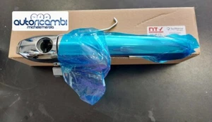 MANIGLIA ESTERNA CROMATA PORTA ANTERIORE SX ALFA ROMEO 147 - Foto 1 di 2