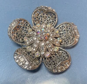 Vintage Pretty Sparkly Silver Tone Flower Brooch Pin Marked AAi - Picture 1 of 16