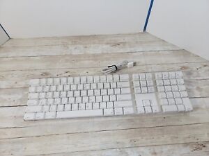 Apple Wired White Keyboard With Numeric Keypad Model A1048 Standard Excellent