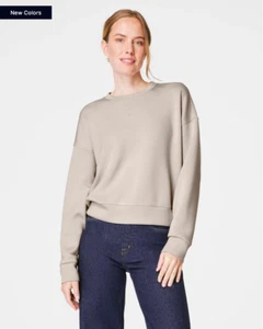 Crewneck,Light-as-air, luxuriously soft spacer fabric,Throw on and go comfort - Picture 1 of 16