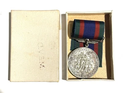 Authentic WW2 Canadian Volunteer Service Medal CVSM Boxed SILVER - Image 1 of 4