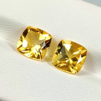 4.36 Ct  Natural Yellow Citrine Beautiful Square Cut Twins - 8830 - Image 1 of 2
