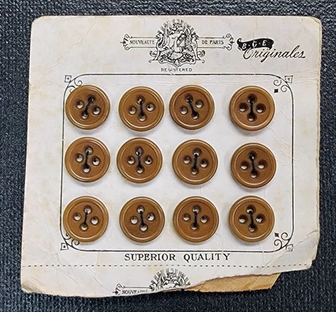 Nouveaute de Paris Buttons Vintage /Antique Carded Netchers Boston Store Tag Cover