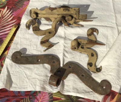 3 pentures moustache et 1 clanche loquet poignée  Portail Fer Forgé Objet du 19è - Photo 1/4