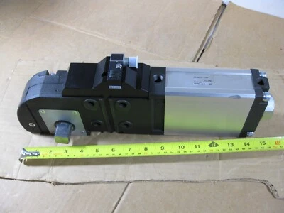 Cilindro de abrazadera de alimentación SMC CKZ2N63TF-105DT 105° diámetro angular 63 mm 0,8 MPa neumático Foto 1 de 4