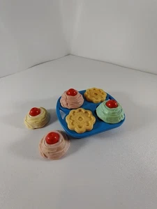Fisher Price Diversión con comida cupcakes hornear comida simulada juego incompleto 1987 glaseado - Imagen 1 de 5