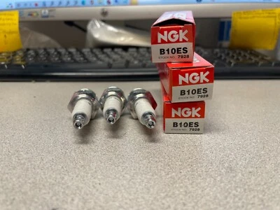 Nuevo de Lote Antiguo NGK Bujía Yamaha YZ100 Suzuki RM80 Ski-Doo Tundra 280F B10ES Cantidad 3 Foto 1 de 3