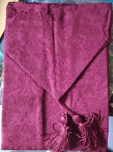 Elrene Damask 14 x 70" Maroon Table Runner never used With Tassels - Picture 1 of 4