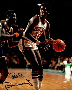 Foto firmada 8x10 por Bob Dandridge miembro del Salón de la Fama de los Bucks #9 AUTO - 1971 campeón de la NBA - Imagen 1 de 1