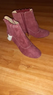 Spiegel GAMUZA BOTINES TACONES BAJOS ROSA ROJO ROSA COLOR ROSA TALLA 5.5 NUEVOS  Foto 1 de 4